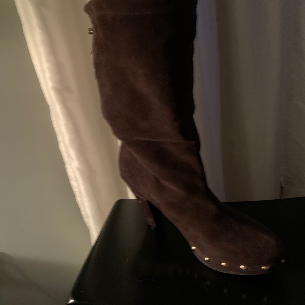 Boots - Picture 3 of 6